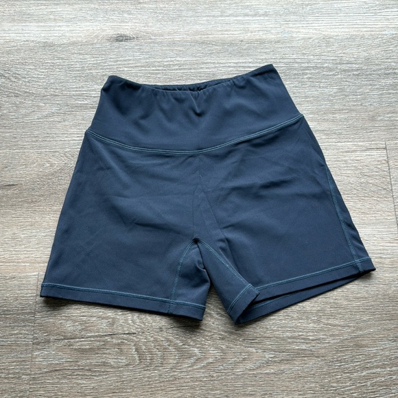 Alphalete shorts in navy - Picture 1 of 4